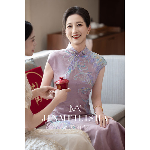 婚宴妈妈旗袍改良新中式刺绣醋酸缎高级感修身订婚宴喜婆婆礼服裙