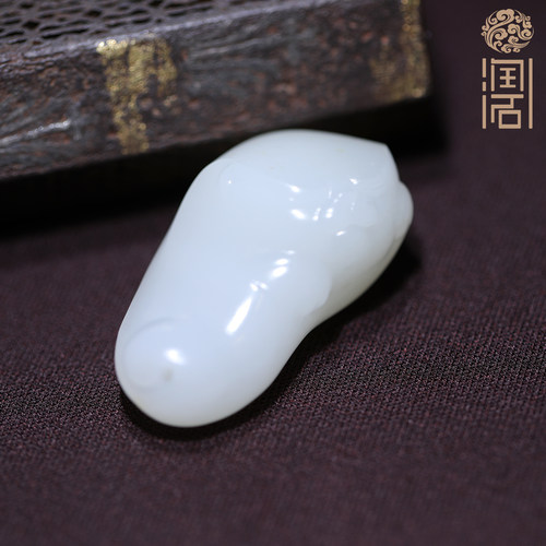 【姑苏润石堂】在售21.5克新疆和田玉籽料白玉招财猫吊坠