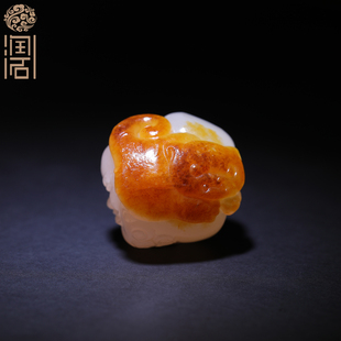 【姑苏润石堂】在售6.9克新疆和田玉籽料红皮伏虎罗汉吊坠挂件