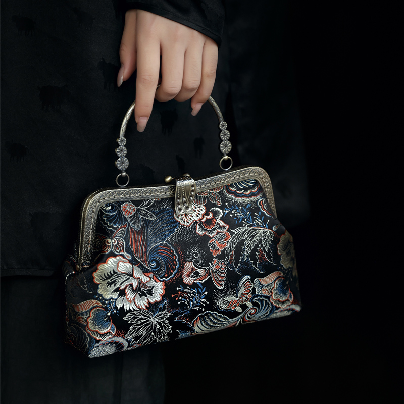 原创雅集丝绒复古风中式小手包