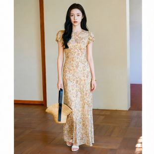 碎花连衣裙女收腰显瘦气质2026新款夏季复古亚麻法式修身鱼尾长裙