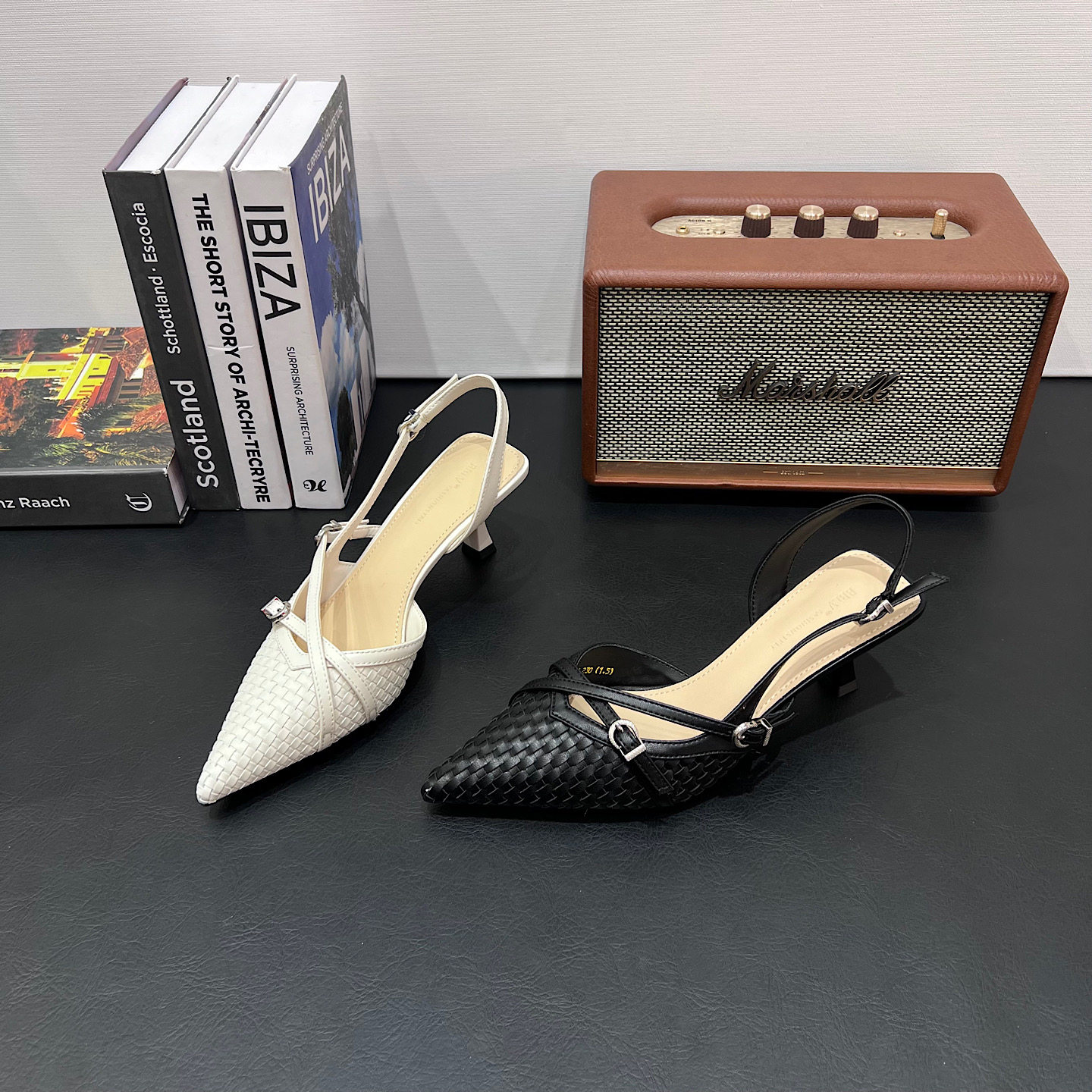 软皮尖头细跟高跟鞋女2026春新款性感御姐风气质名媛风包头凉鞋女