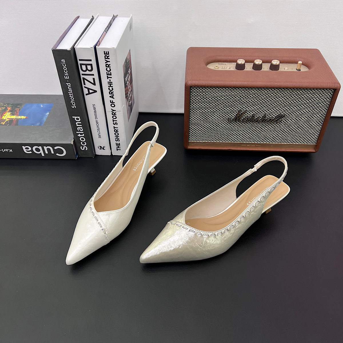 法式尖头水钻高跟鞋女2026新款夏季百搭细跟配裙子单鞋女鞋凉鞋潮