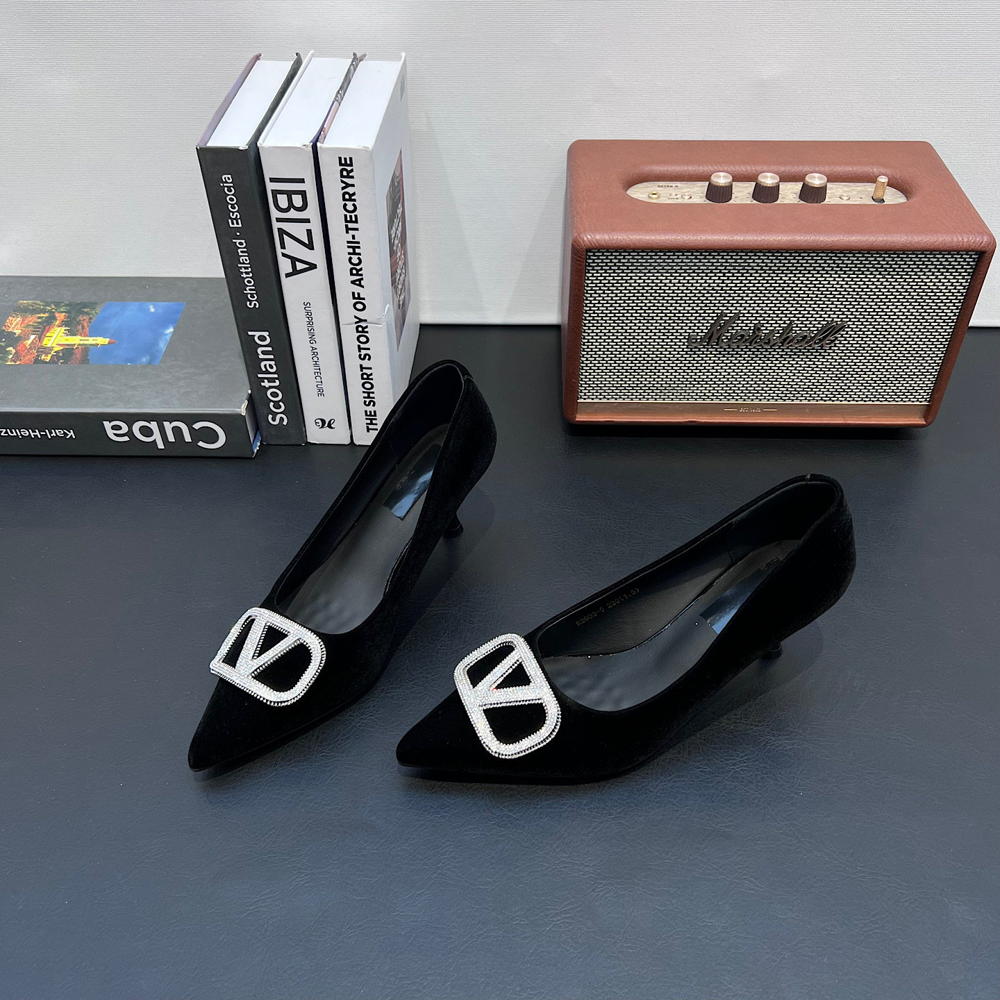 法式超火水钻高跟鞋女2026新款春夏尖头细跟单鞋女低跟时尚气质鞋