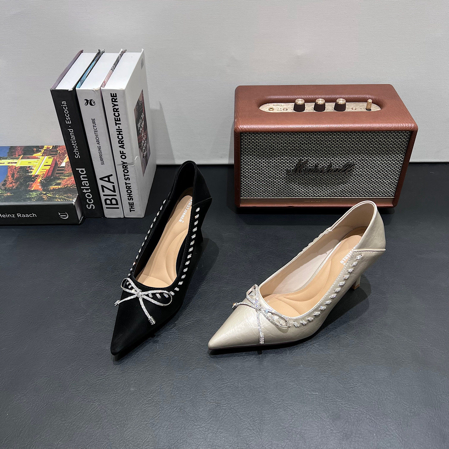 法式褶皱蝴蝶结低跟时尚气质水钻单鞋女2026春季新款百搭高跟女鞋