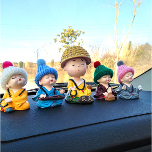 创意汽车摆件摇头可爱小和尚保平安车内饰用品车载香水座中控台女