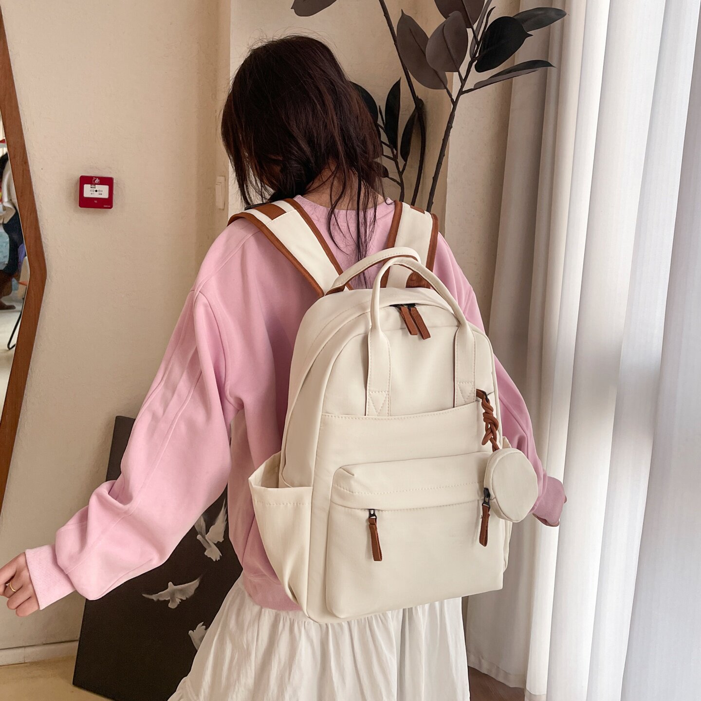 简约风气质通勤双肩包女2026新款大容量轻便旅行背包休闲学生书包