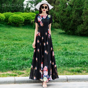 雪纺连衣裙女长款2026新款夏季收腰裙子过膝海边度假沙滩裙长裙