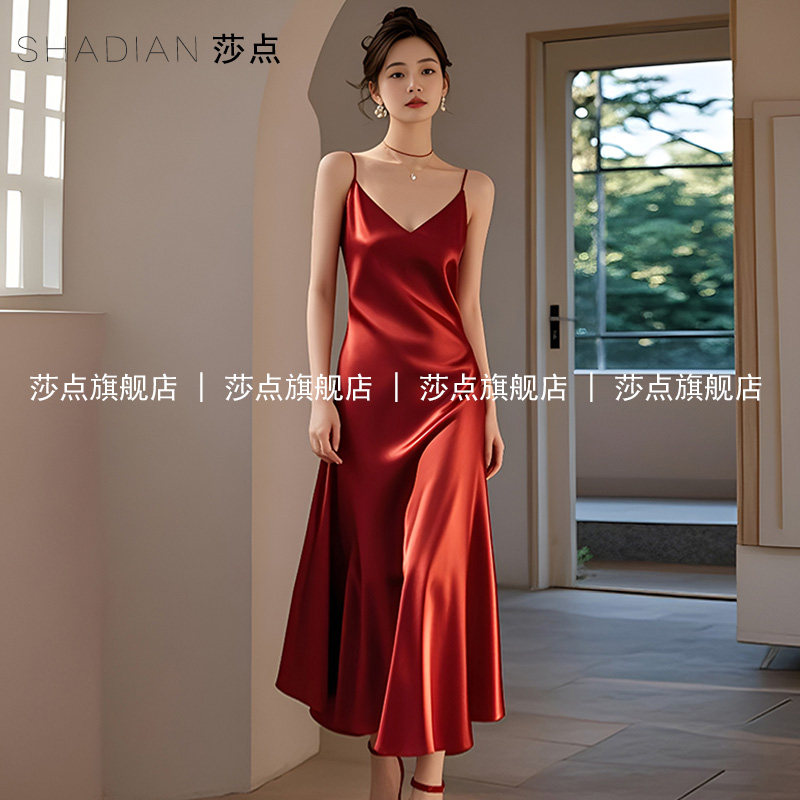 红色V领缎面吊带连衣裙女夏