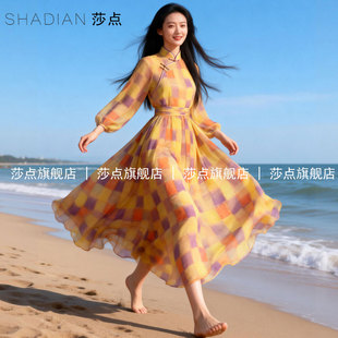 黄色新中式薄纱格子连衣裙女2026新款气质收腰长裙海边度假沙滩裙