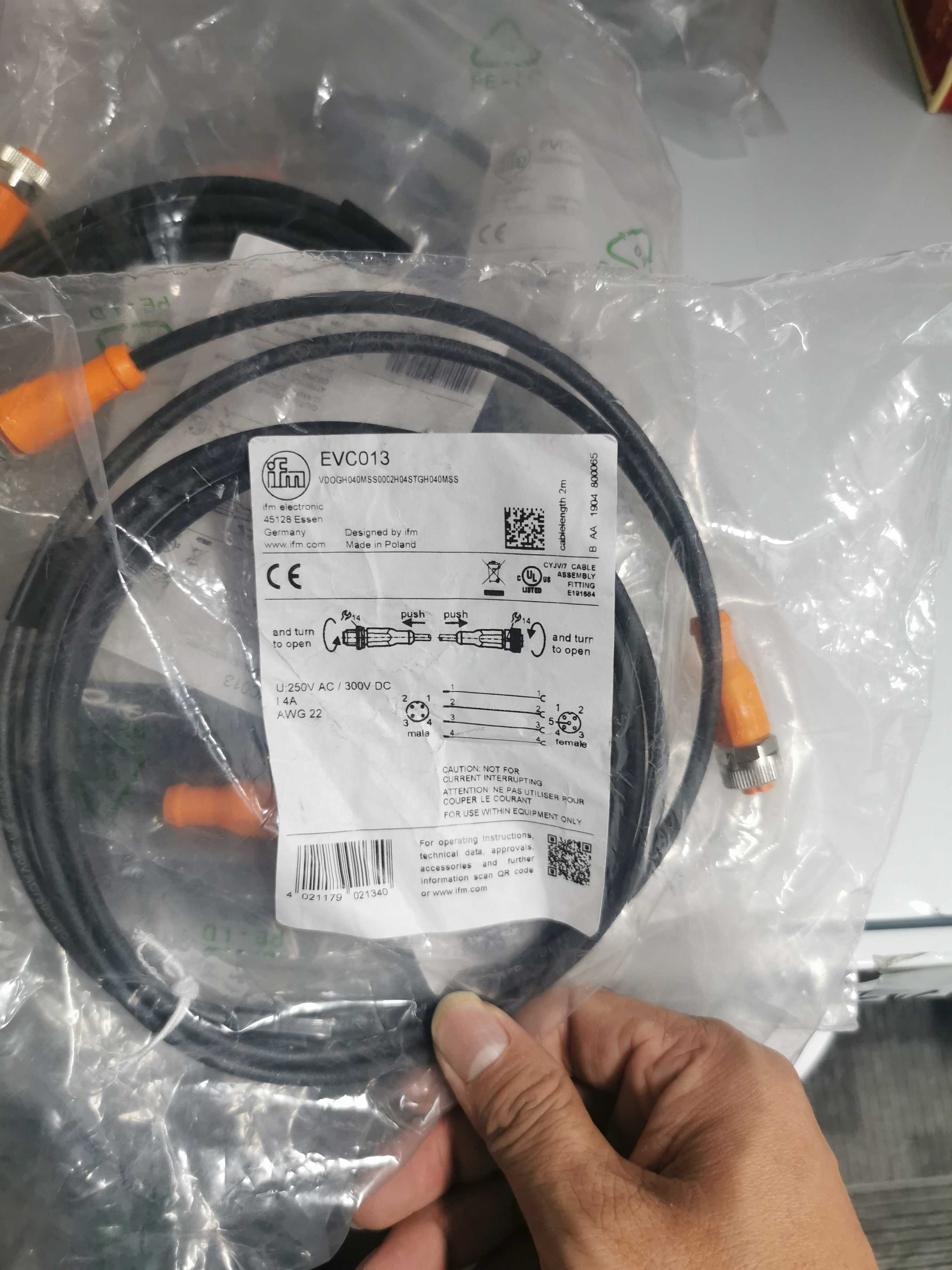包邮【假一罚十】IFM EVC013 EVC012 EVC011 EVC017连接线现货