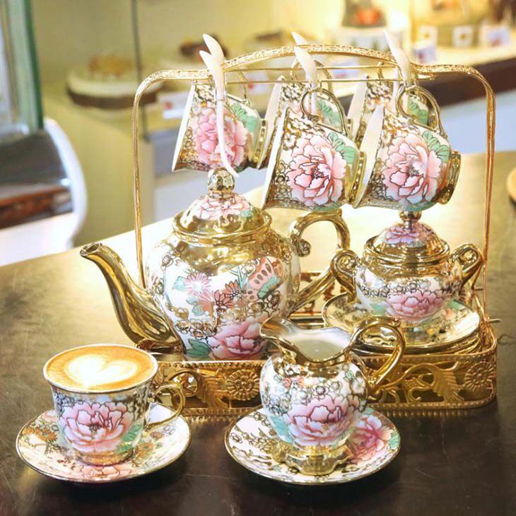 歐式宮廷咖啡具套裝陶瓷家用咖啡杯茶具英式下午茶杯送長輩禮物在類目 餐飲具, 咖啡器具, 咖啡套具中 - 來自Buy2taobao.com提供專業的淘寶代購服務