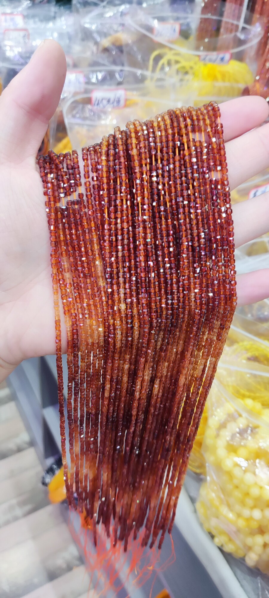 2 4MM天然水晶 渐变色橙色石榴石方糖散珠半成品手链项链配件配珠图片