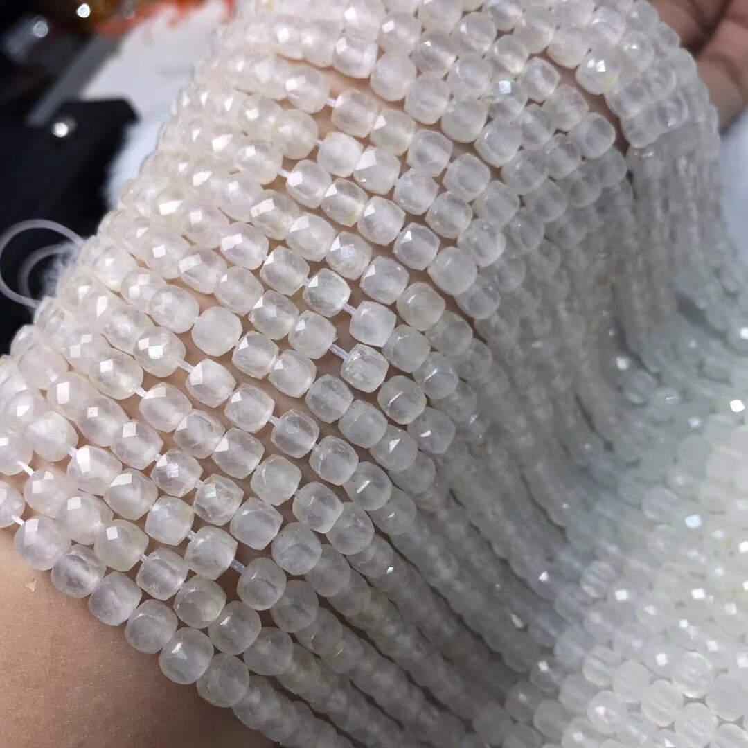 天然水晶 透体石膏石方块钻石面散珠 硬抛切面半成品手链项链配珠