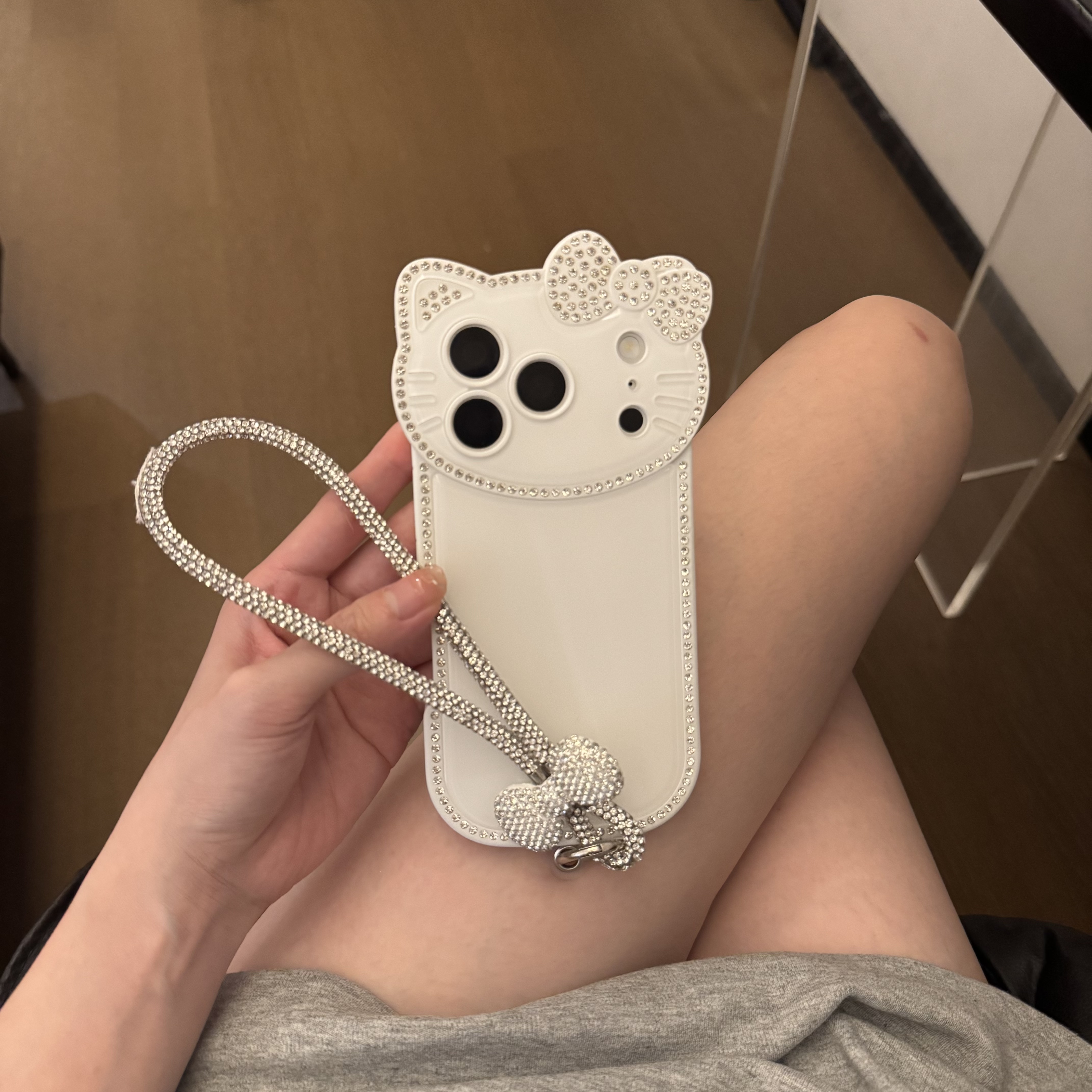 韩系ins纯白可爱卡通凯蒂闪钻奢华手提适用苹果14Promax手机壳16女16pro苹果17promax韩15苹果17