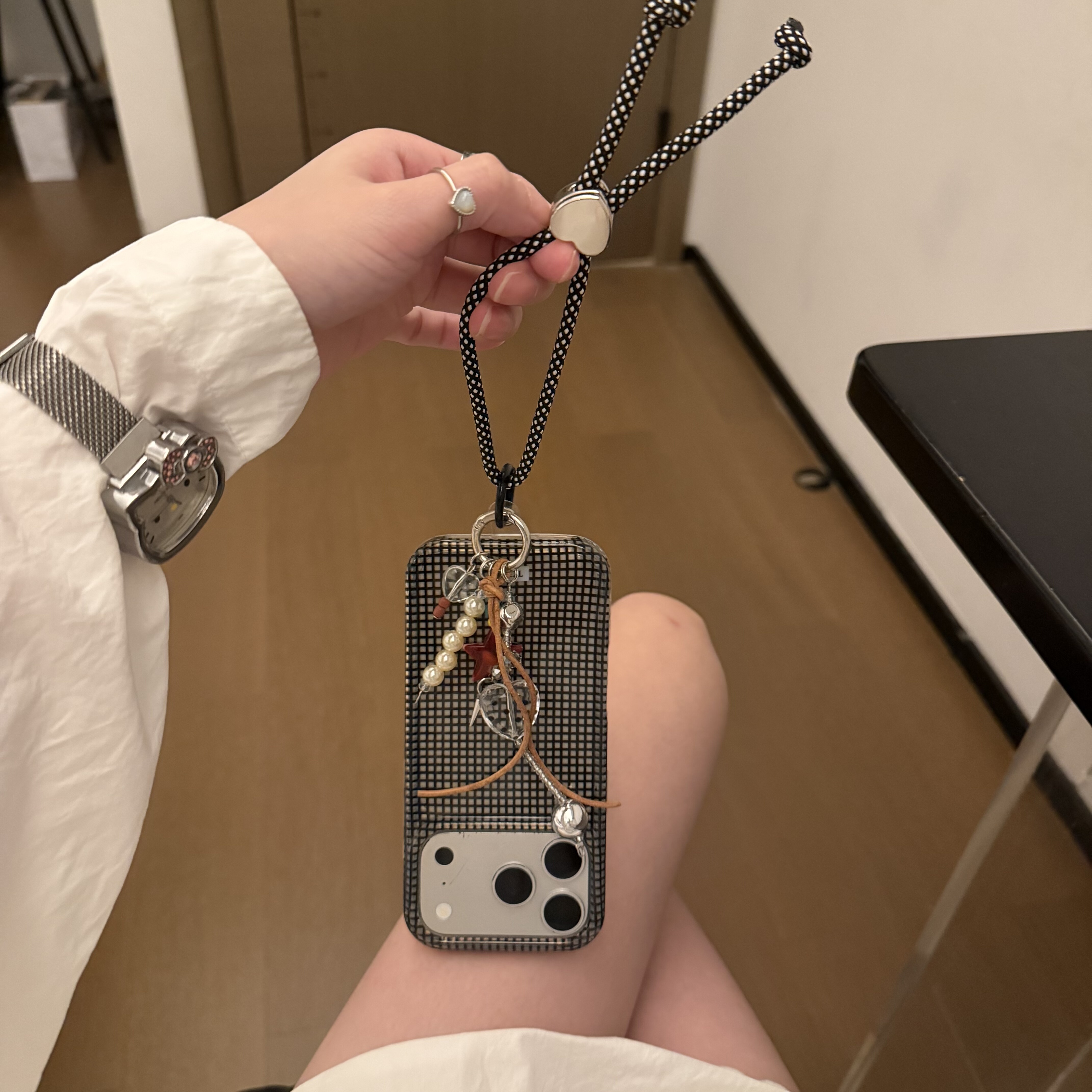 韩系ins气质黑格纹简约手提适用苹果15Promax手机壳16女16pro苹果17promax韩15苹果17Pro