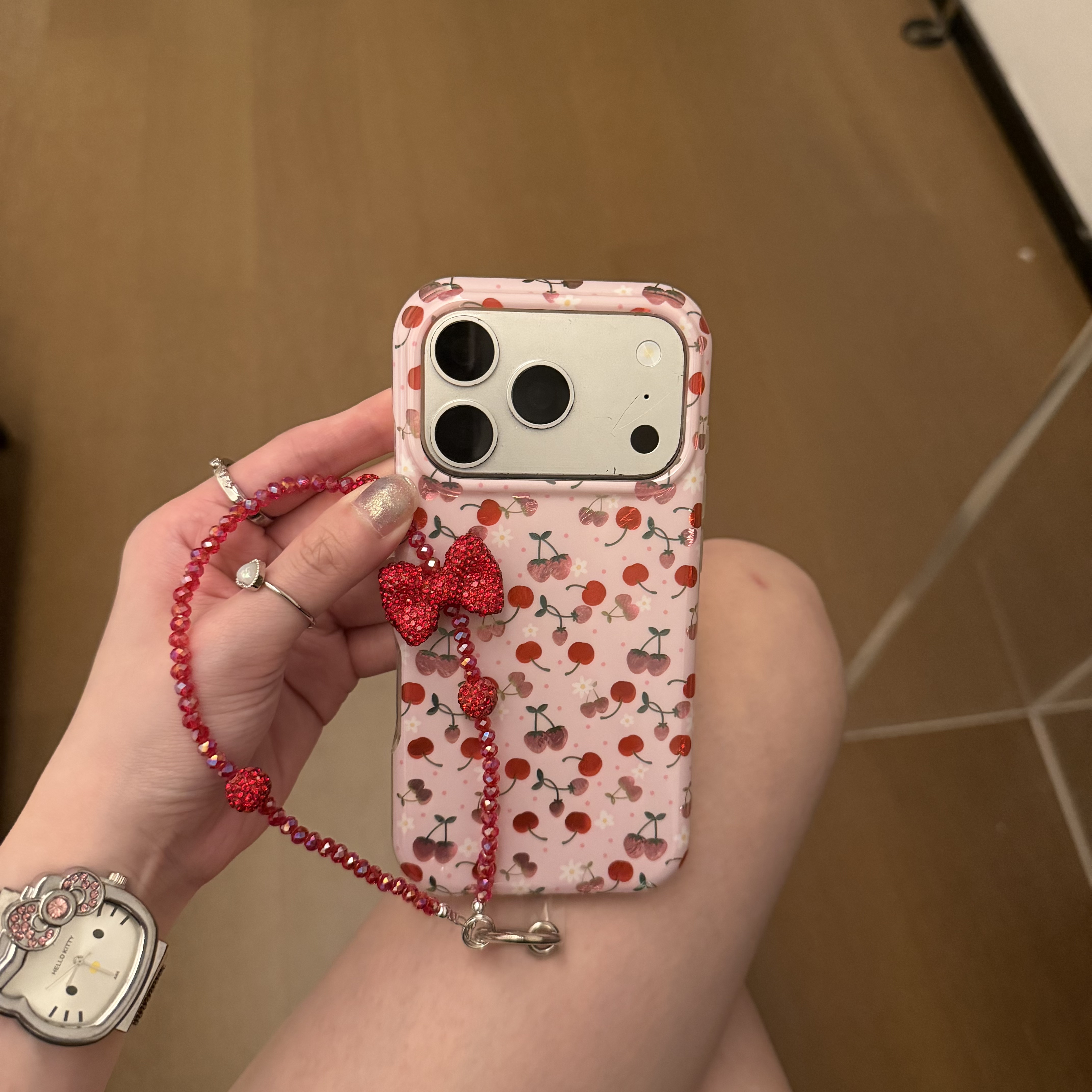 韩系夏季可爱樱桃满屏红水晶蝴蝶结手提适用苹果15Promax手机壳16女16pro苹果17promax韩15苹果17Pro
