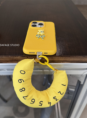 ins简约黄色小熊蝴蝶结充棉手提适用苹果14Promax手机壳16女13pro苹果15promax韩15