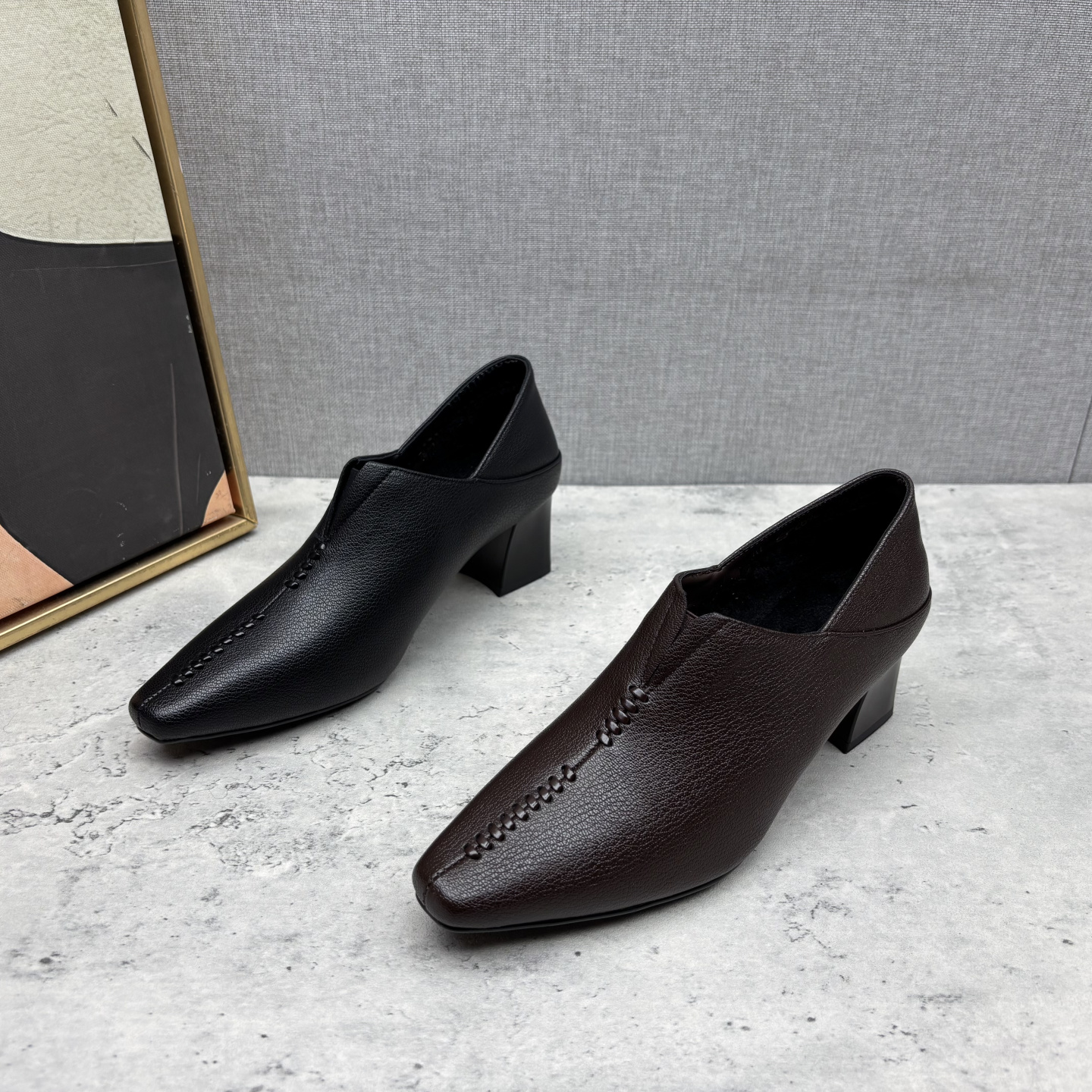 2025冬季新款真皮方头粗跟女鞋舒适一脚蹬车缝线设计棕色复古皮鞋