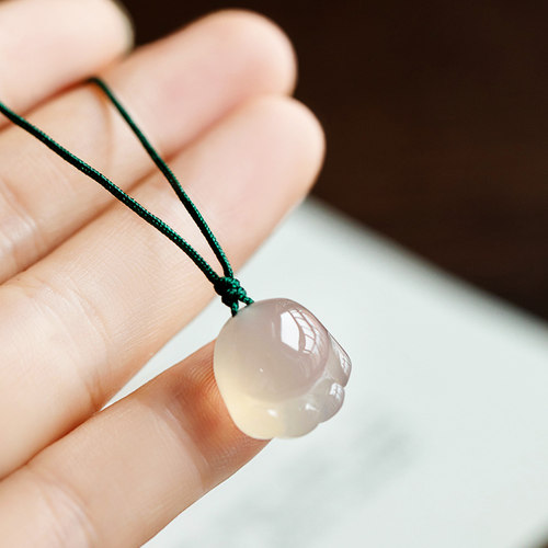 天然冰种玉髓猫爪小孩保平安吊坠