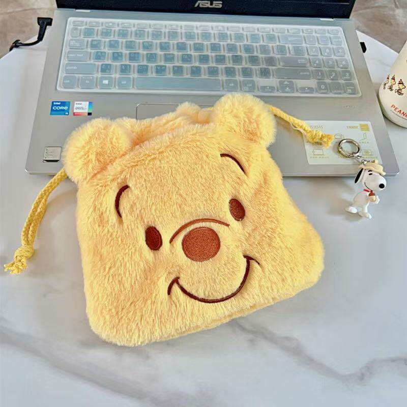 2025新款卡通毛绒手机包维尼小熊收纳袋拍立得化妆包大容量束口袋