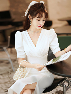 白色简约晚礼服夏季宴会气质轻奢小众鱼尾修身高级连衣裙平时可穿