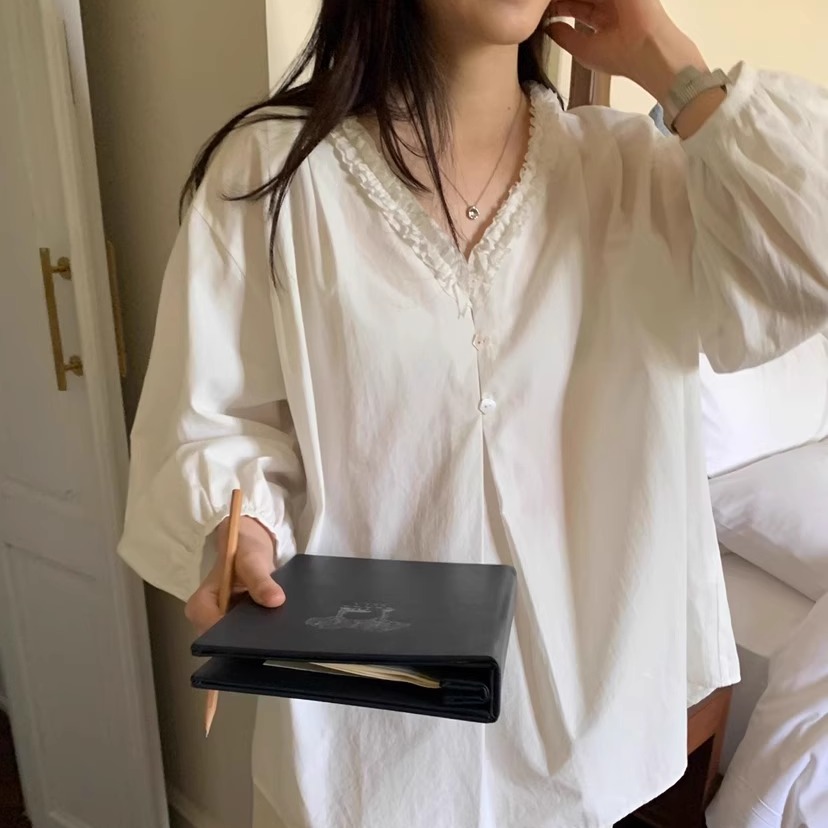 白色纯棉木耳边V领泡泡袖T恤女薄