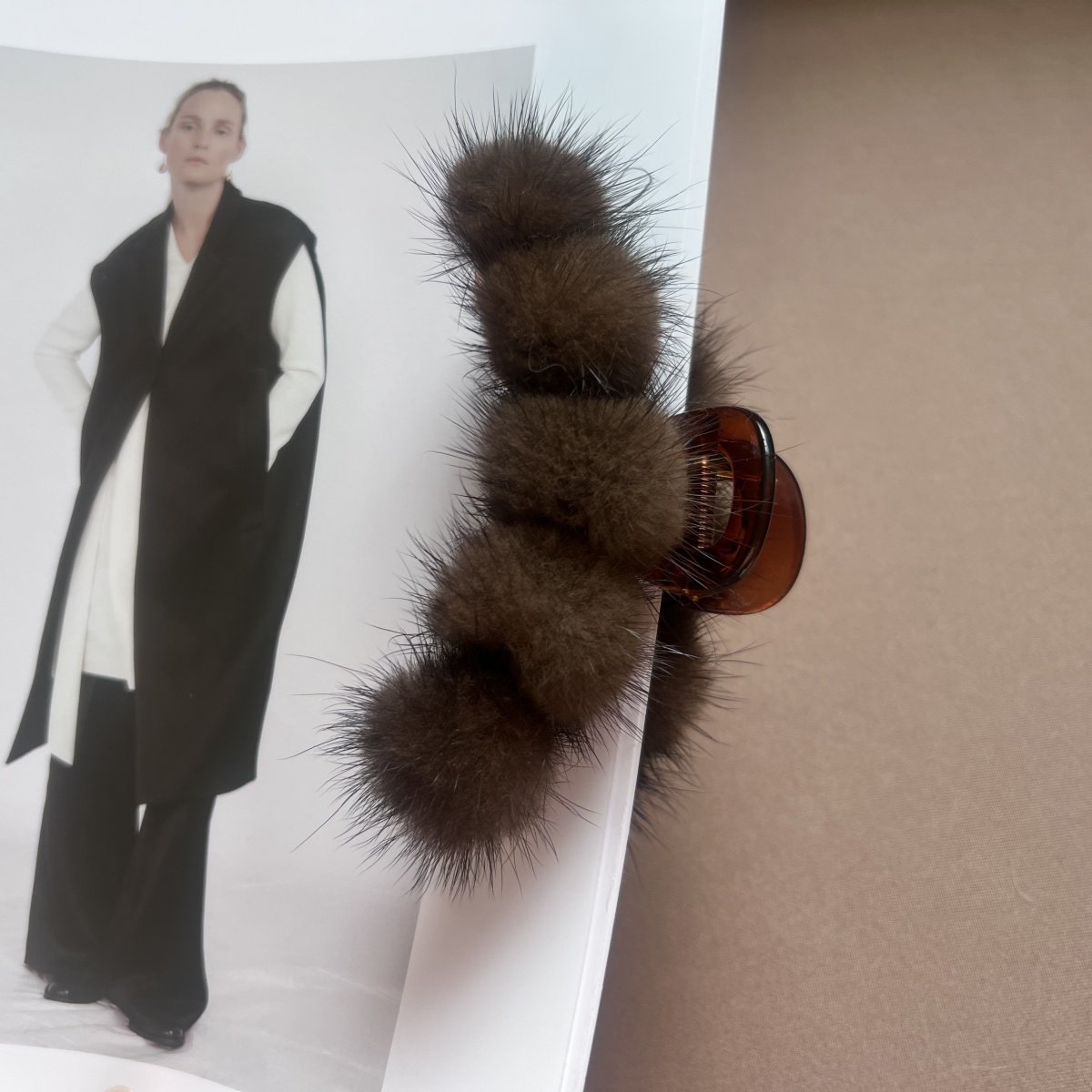 韩国水貂毛毛抓夹毛绒发夹后脑勺发抓法式优雅气质鲨鱼夹发卡头饰,饰品/流行首饰/时尚饰品新,发饰,淘宝优惠券,粉丝福利购,淘宝优惠卷