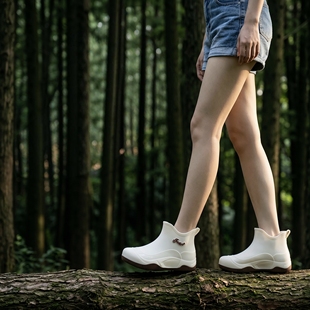 雨靴女款短筒户外休闲钓鱼防滑胶鞋爬山涉水轻便水鞋后厨干活套鞋
