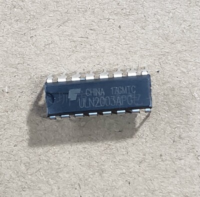 全新进口 MC1413P MC1413 ULN2003A 直插DIP-16 反相驱动电路