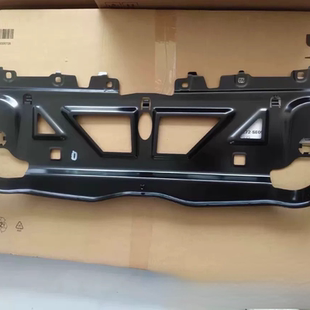 G80 适用于宝马M2 G87 G82水箱上盖板前部横向连接件