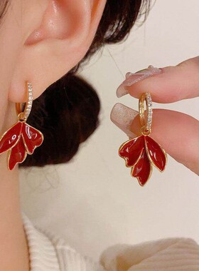 设计师款红色枫叶耳钉女复古高级轻奢气质耳环
