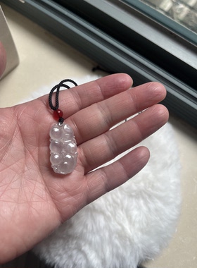 天然翡翠A货冰种灵猴献桃，冰透光泽，寓意福寿吉祥！