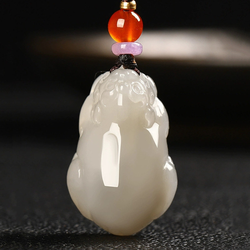 和田玉貔貅玉吊坠男士女士烟紫色