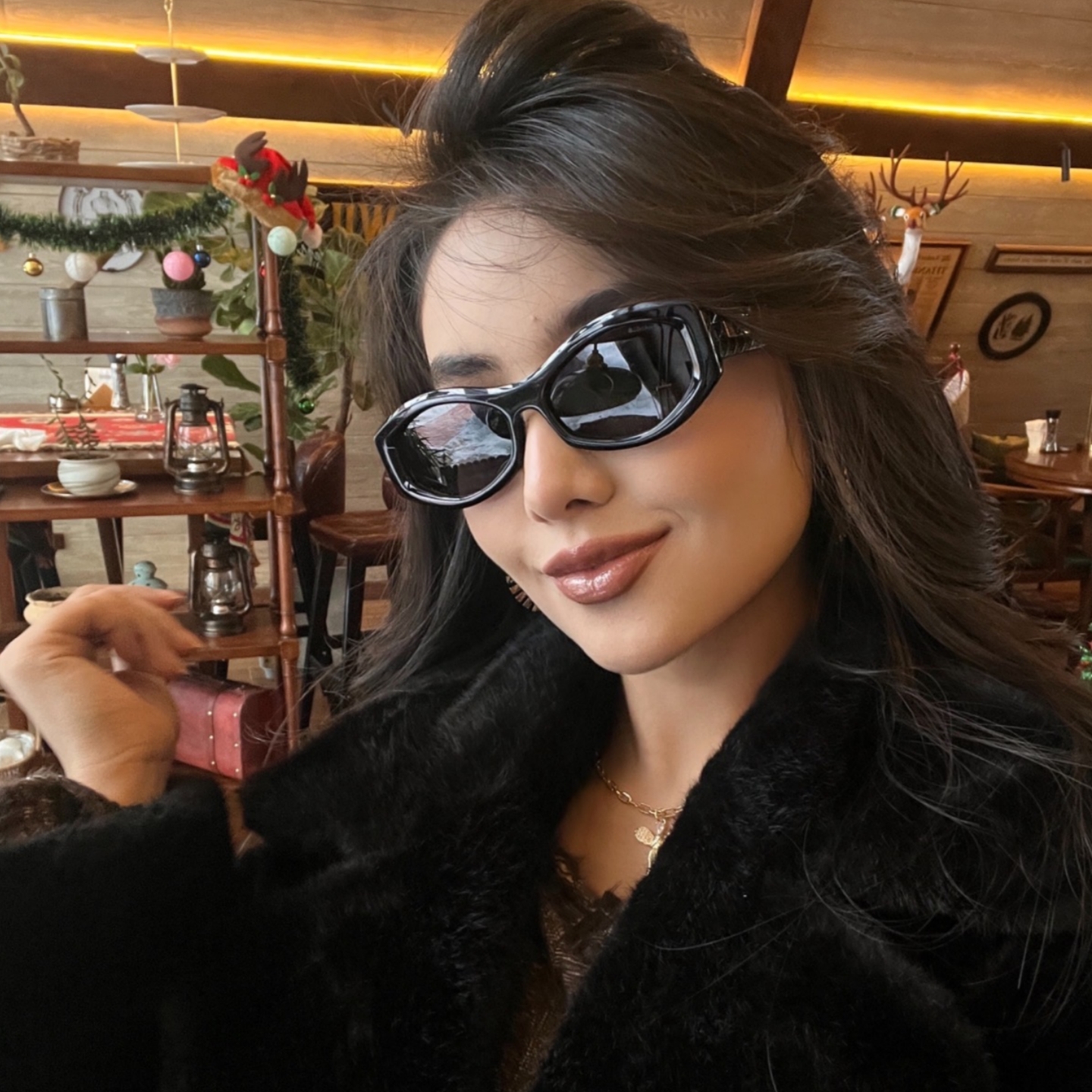 小香墨镜女防紫外线复古显瘦辣妹街拍韩版时尚高颜值猫眼太阳眼镜