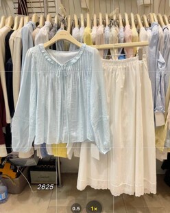 2026早春新款 女百搭皱褶设计感气质上衣 甜美小清新荷叶边V领衬衫