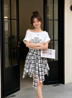 AO2-酷少女穿搭套装慵懒感字母上衣+不规则格纹裙两件套套装6120