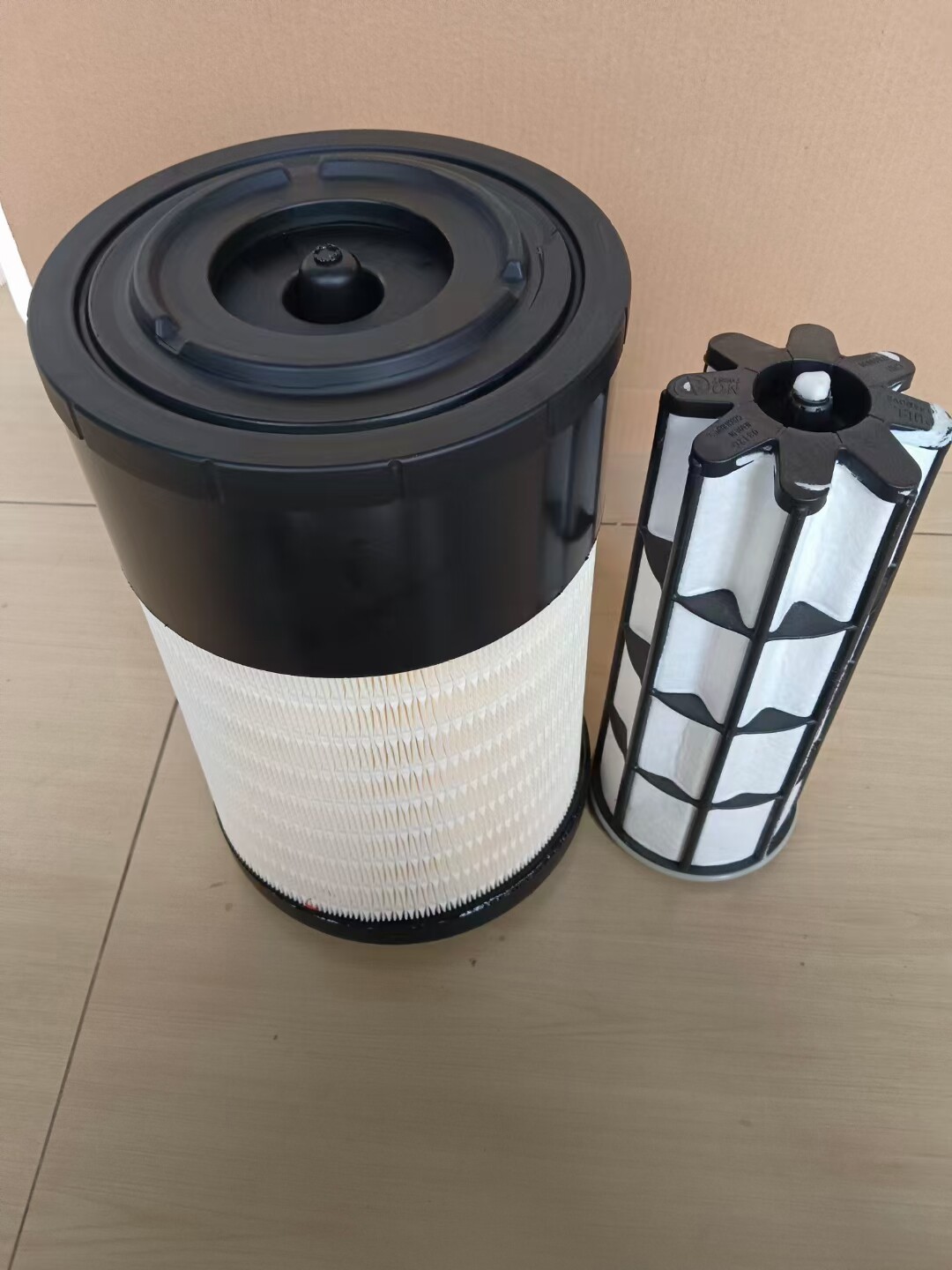 K2334空气滤芯雷沃1204沃得奥龙1404拖拉机鲍斯空压机P626096空滤