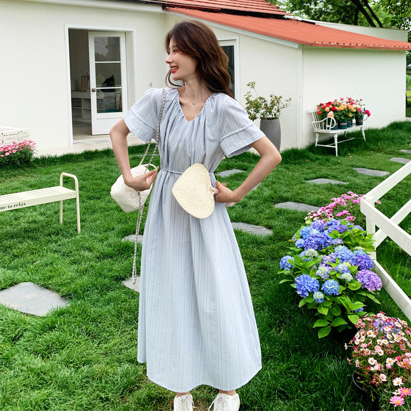 法式复古v领条纹连衣裙女2025夏季新款韩版收腰显瘦甜美茶歇长裙,女装连衣裙,2C158