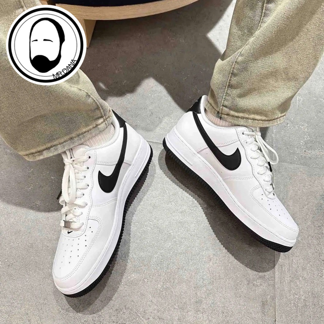 Nike耐克Air Force1男子黑白经典空军一号低帮板鞋FQ4296-101