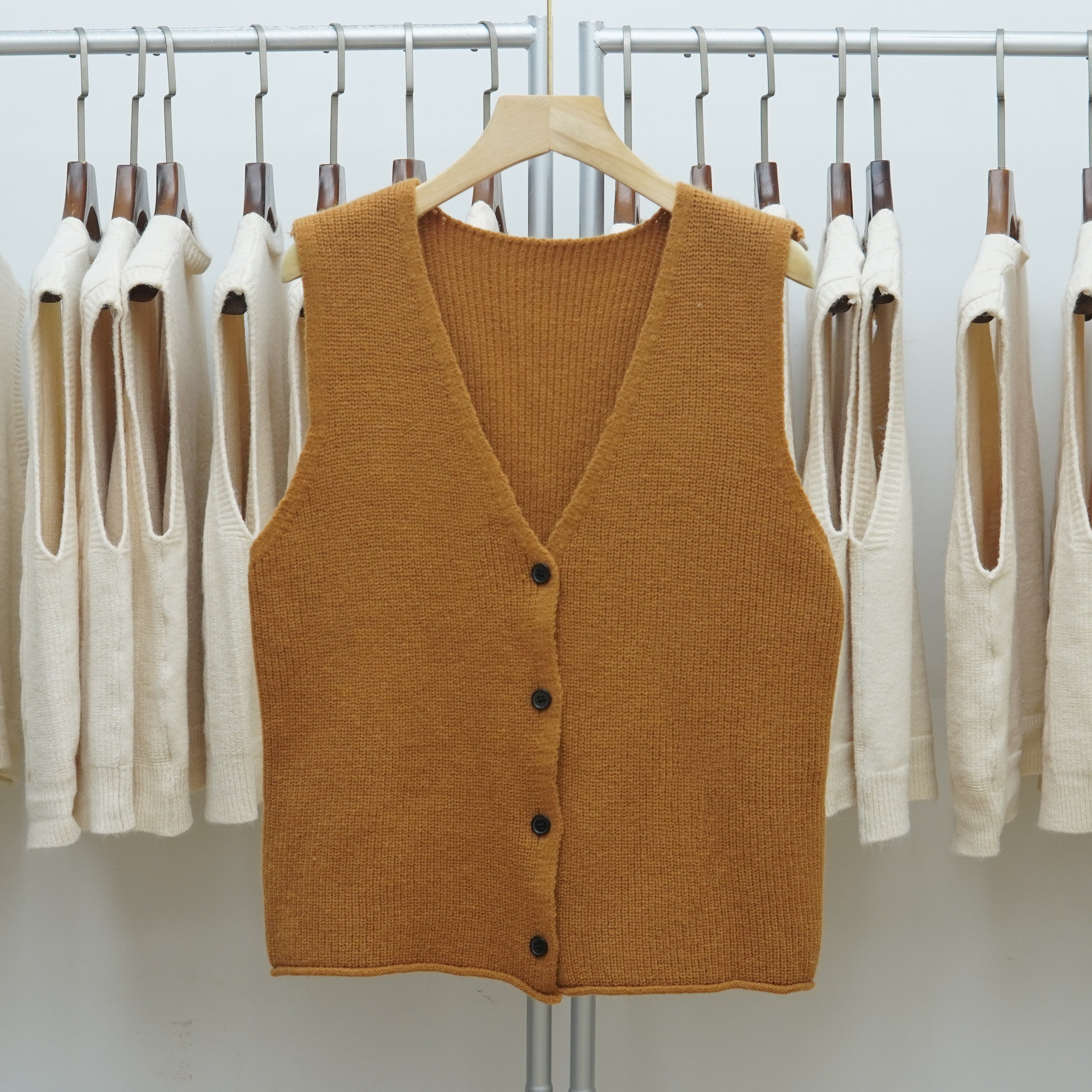 487 2025春秋新款韩版V领纯色针织马甲背心女士叠穿开衫坎肩毛衣,女装/女士精品,马夹,淘宝优惠券,粉丝福利购,淘宝优惠卷