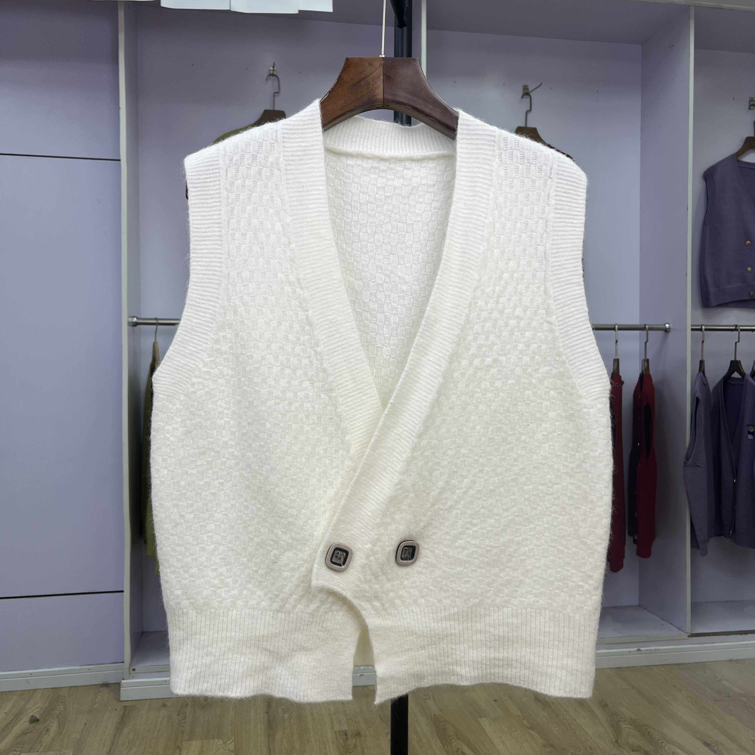 713 2024年新款女装V领内搭叠穿百搭通勤纯色针织开衫背心马甲,女装/女士精品,马夹,淘宝优惠券,粉丝福利购,淘宝优惠卷