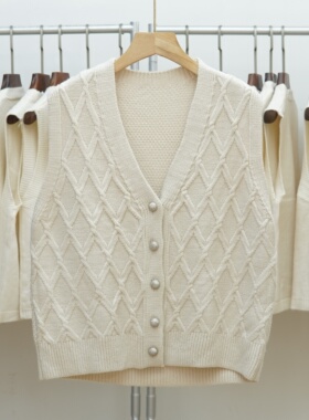 623 复古纯色V领菱形麻花针织马甲女无袖毛衣开衫百搭坎肩背心