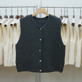 马甲叠穿设计感针织背心坎肩秋冬新款 350 显瘦百搭休闲风 301