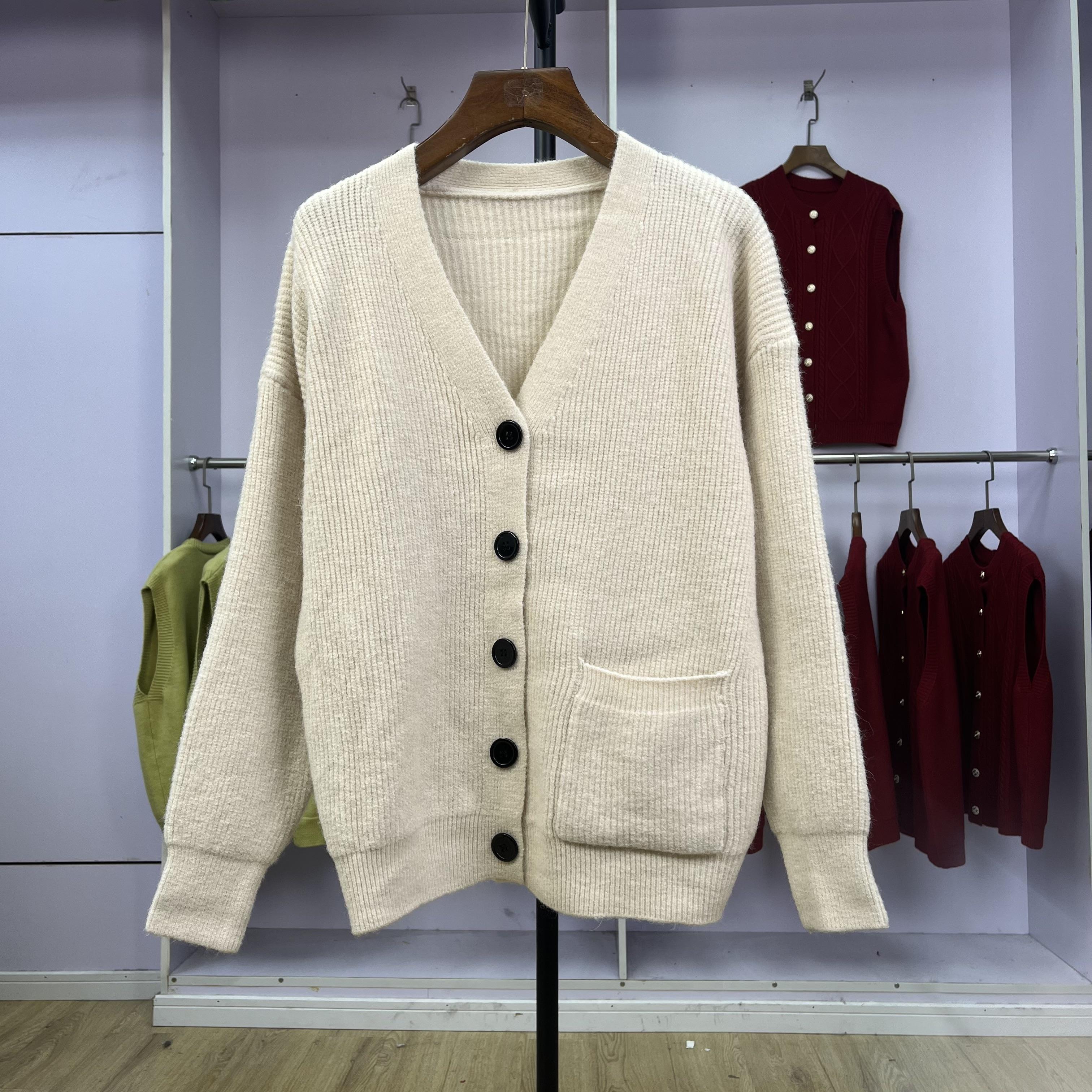 954 软糯小个子女落肩袖纯色扣复古加厚ins休闲宽松慵懒风上衣v领