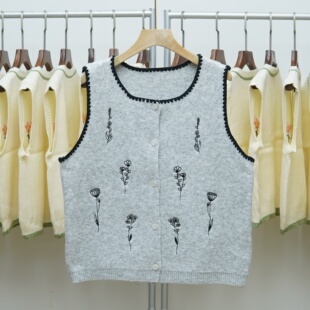 401日系花朵刺绣针织开衫马甲女新款纽扣百搭显瘦无袖毛衣背心