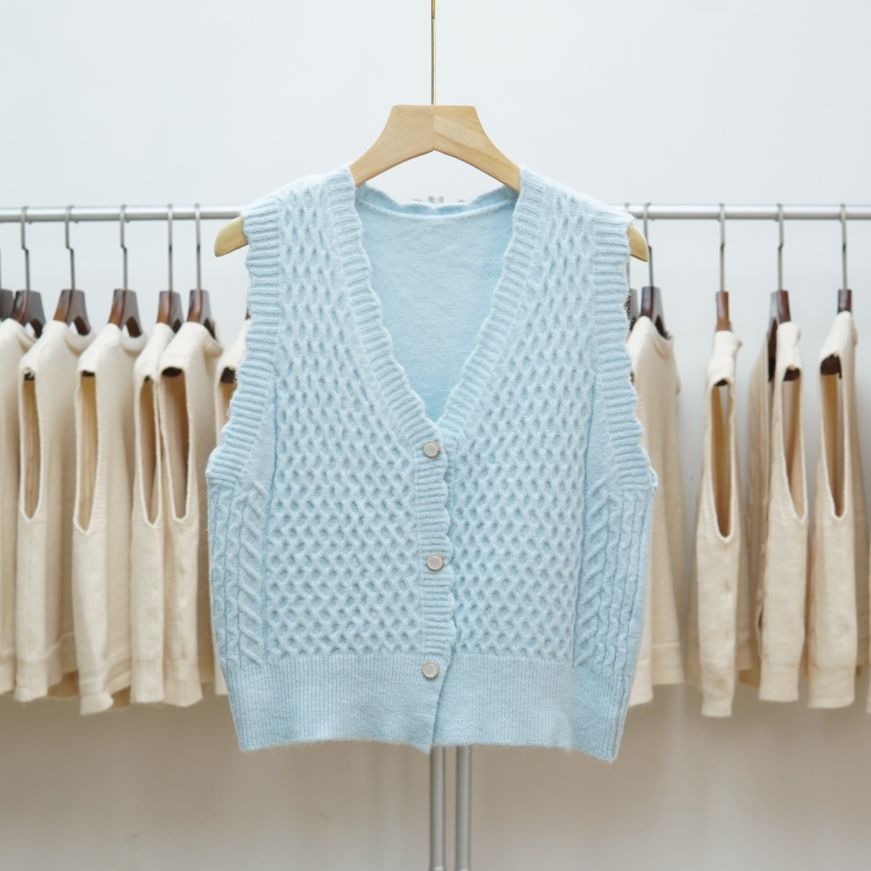 771 2025秋冬V领短款纯色针织马甲背心女士叠穿坎肩毛衣开衫上衣