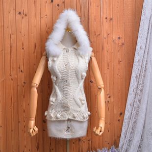 奶白兔兔毛连帽款针织背心裙女修身麻花无袖甜美少女修身外搭毛衣