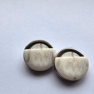 工厂清仓 树脂纽扣 30mm 白色大衣纽扣 毛衣扣子 480g 售完无补