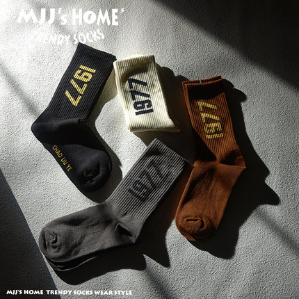 潮牌数字1977袜子男长袜秋季青少年纯棉中筒袜女潮男士长筒运动袜